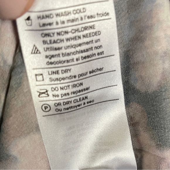 Vince Floral Long Sleeve Dress.NWT. - Picture 9 of 9